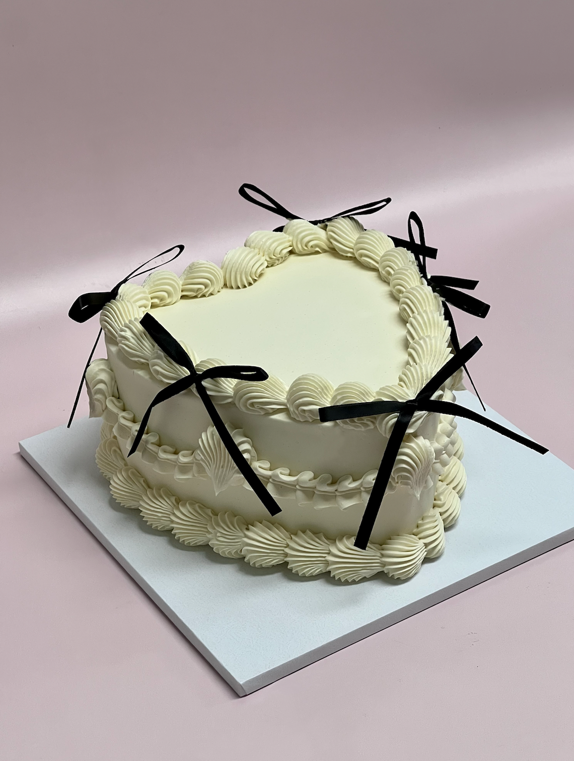Brooki Cakes with Ribbons